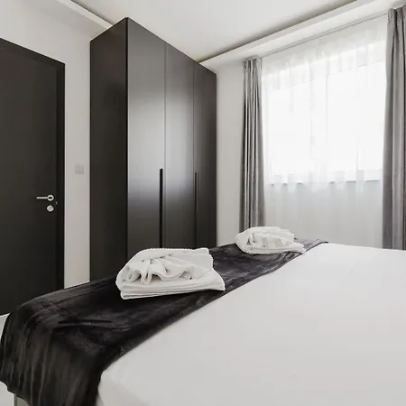 Apartment Stunning 2bed In Spb By Homely *