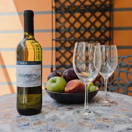 Stunning 2bed In Spb By Homely!