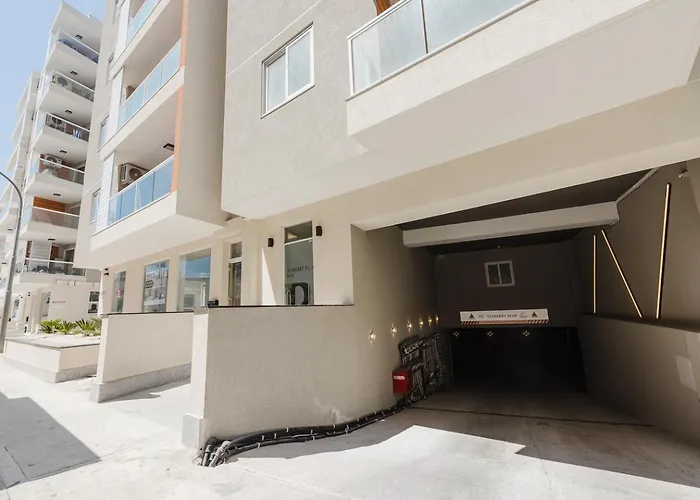 Stunning 2bed In Spb By Homely!