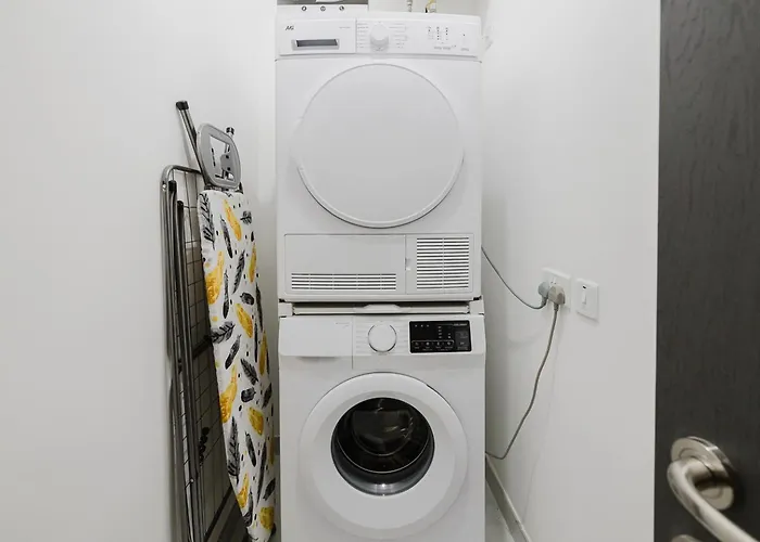 Stunning 2bed In Spb By Homely!