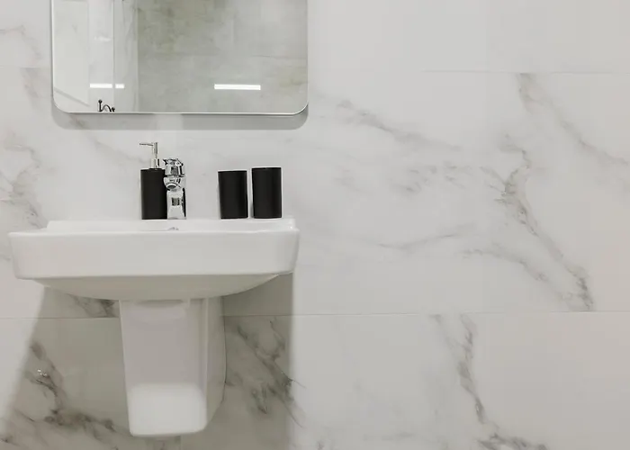 Stunning 2bed In Spb By Homely!