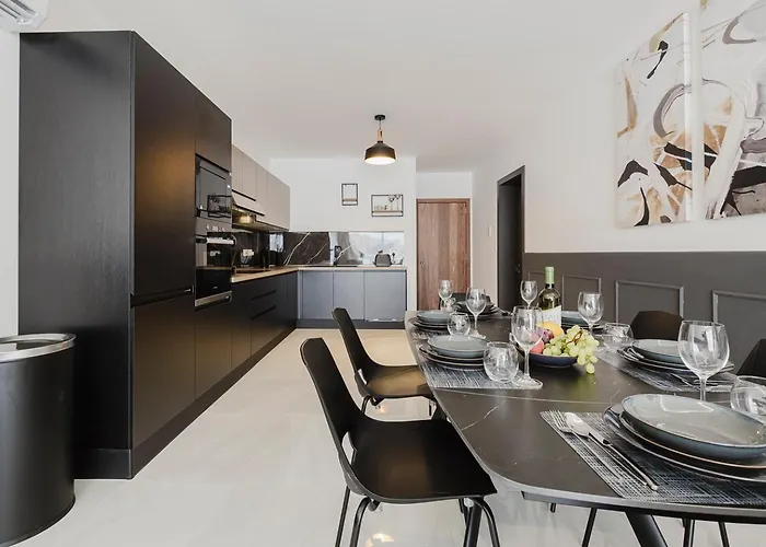 Stunning 2bed In Spb By Homely!