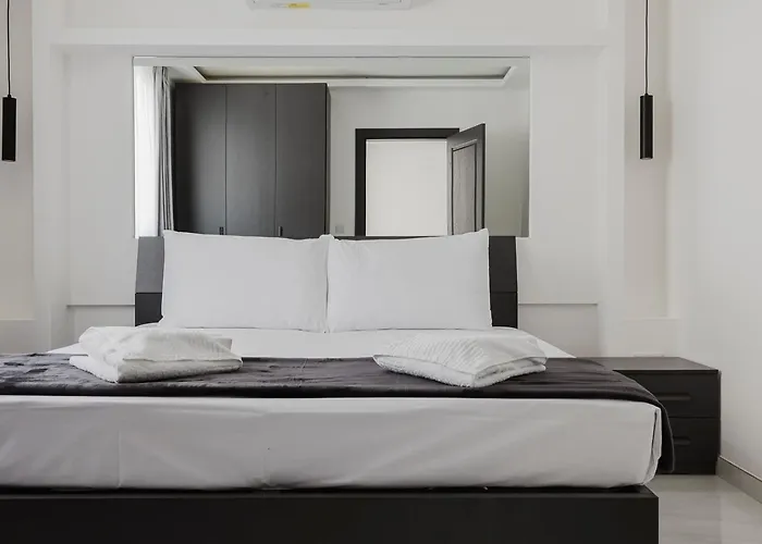 アパート Stunning 2bed In Spb By Homely! セント・ポールズ・ベイ