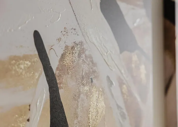 アパート Stunning 2bed In Spb By Homely! セント・ポールズ・ベイ