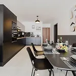 Stunning 2bed In Spb By Homely!