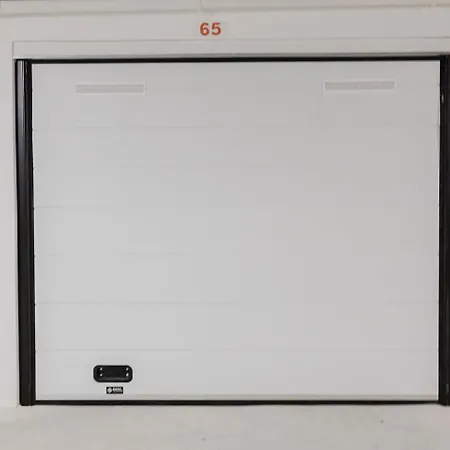Stunning 2bed In Spb By Homely! セント・ポールズ・ベイ